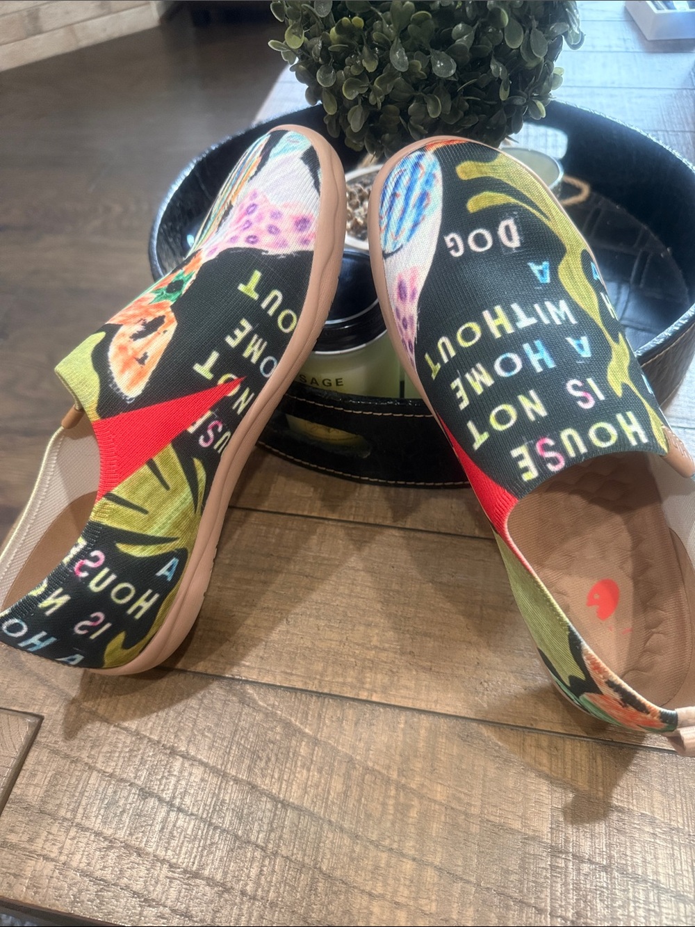 UIN Black Multicolor Slip-On Floral & Text Women’s Mule